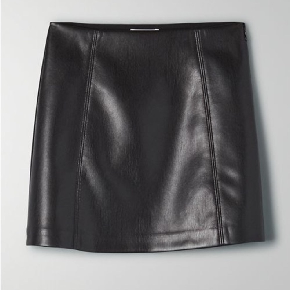 Aritzia Babaton Modern Mini Skirt in Black